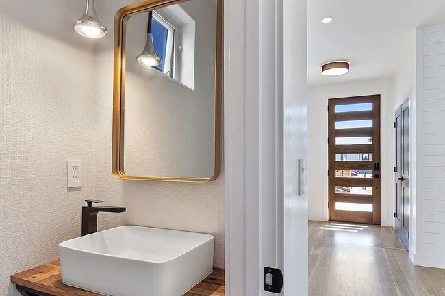 Half bathroom on the main floor - 963 Tennyson St