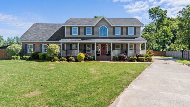 Photo - Spacious 5 Bed 4.5 Bath Available July 2026