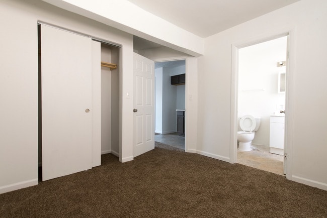 Photo - 8640 S Ingleside Ave