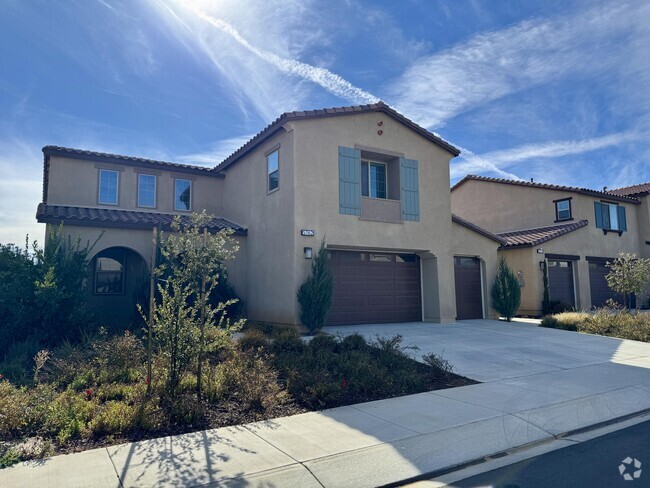 Building Photo - 5762 Verde Wy Rental