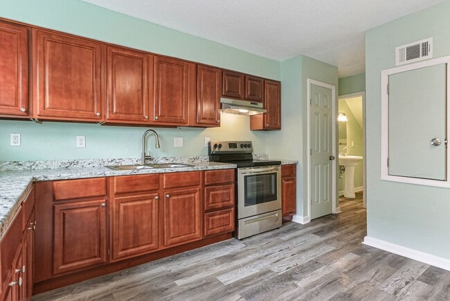 Photo - Modern 2BR Townhouse-Style Apartment | 1,010 Sq. Ft. | Renovated Interior | Westbank Expressway L... Unit 1113 #7