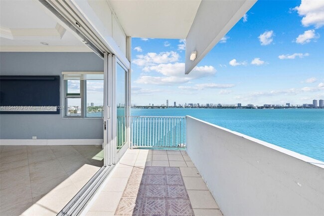 7545 E Treasure Dr Unit 10