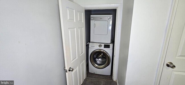 Photo - 1702 Gales St NE