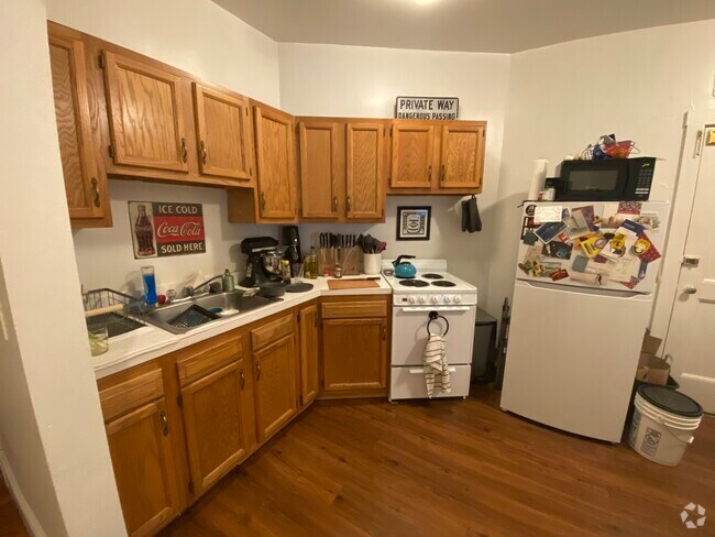 Building Photo - 1495 Beacon St Unit 15 Rental