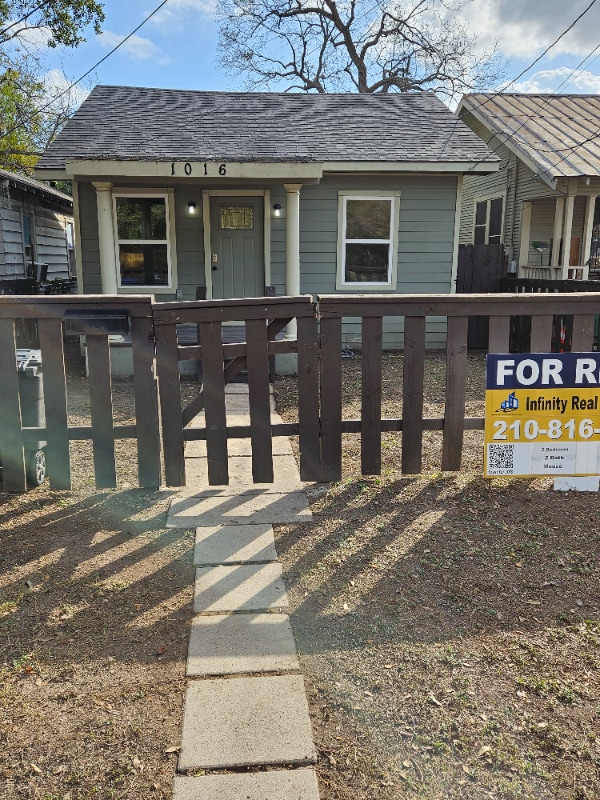 Photo - 1016 Center St