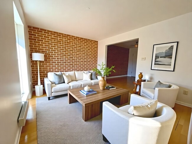 Photo - 211 Grandview Cir