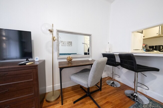Photo - 328 E 74th St Unidad SI FL2-ID1032011P