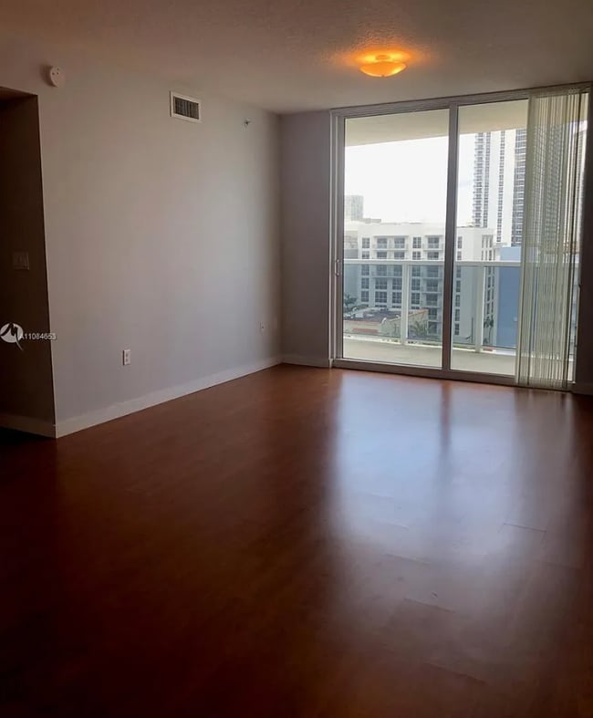 Photo - 601 NE 23rd St Unit 801