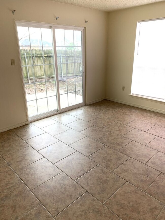 Photo - 8145 Bayou Fountain Ave Unidad 8145-2