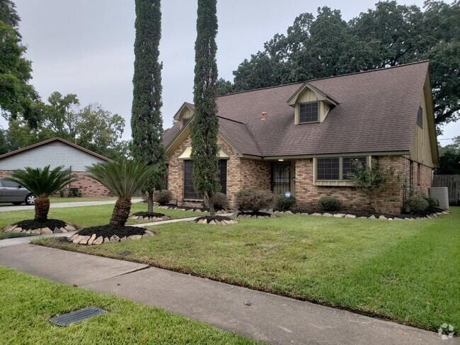 Building Photo - 7511 Rockhill St Rental