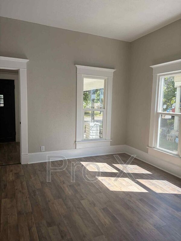 Photo - 1712 S Connor Ave