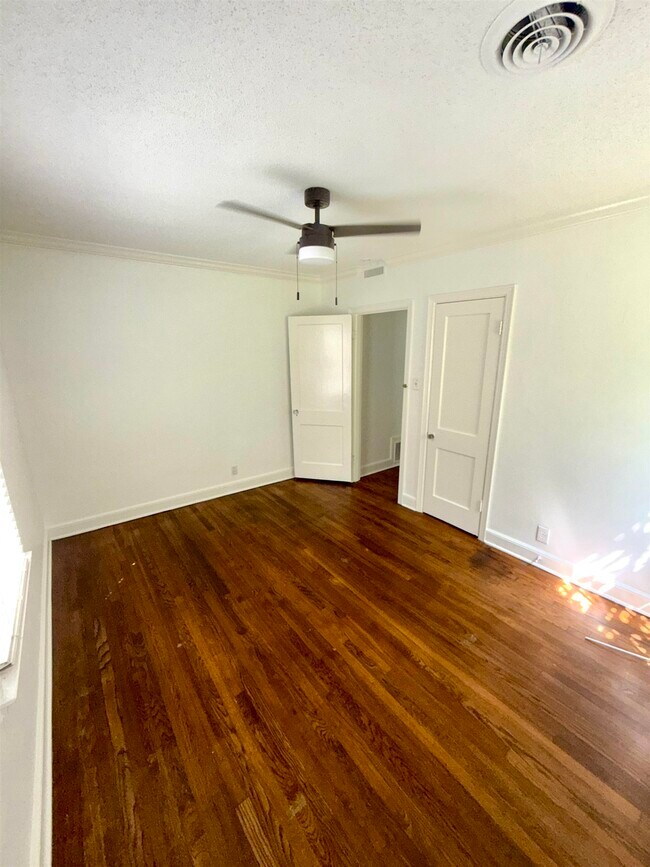 Photo - 716 S Graham St