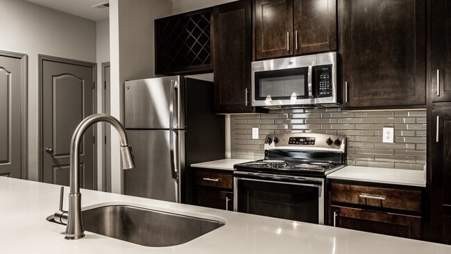 Bella Vista Apartments