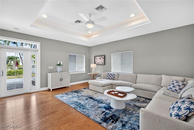 Photo - 740 5th Ave N