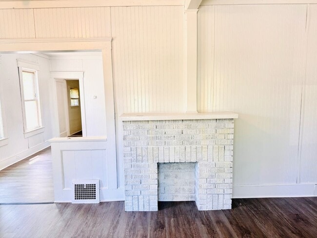Photo - 924 Ansel Rd