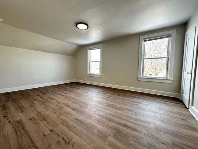 Photo - 1152 Stuart St