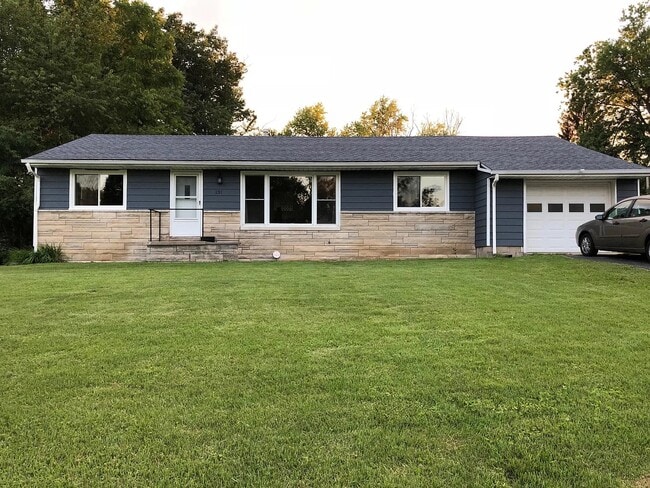 Building Photo - 131 N Hillsdale Dr