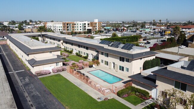 Kona Palms Apartments - Kona Palms Apartments