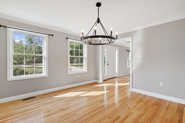 Photo - 19 Benjamin Ln