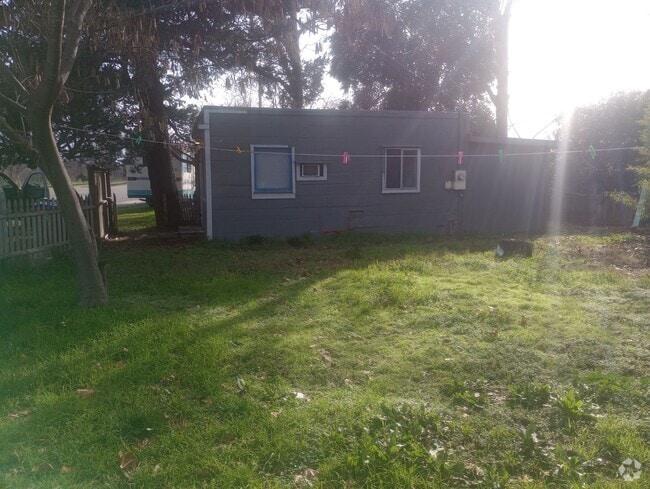 Building Photo - 11638 Andrews St Rental