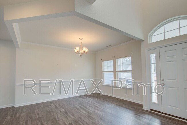 Photo - 2005 Heron's Pt Ln