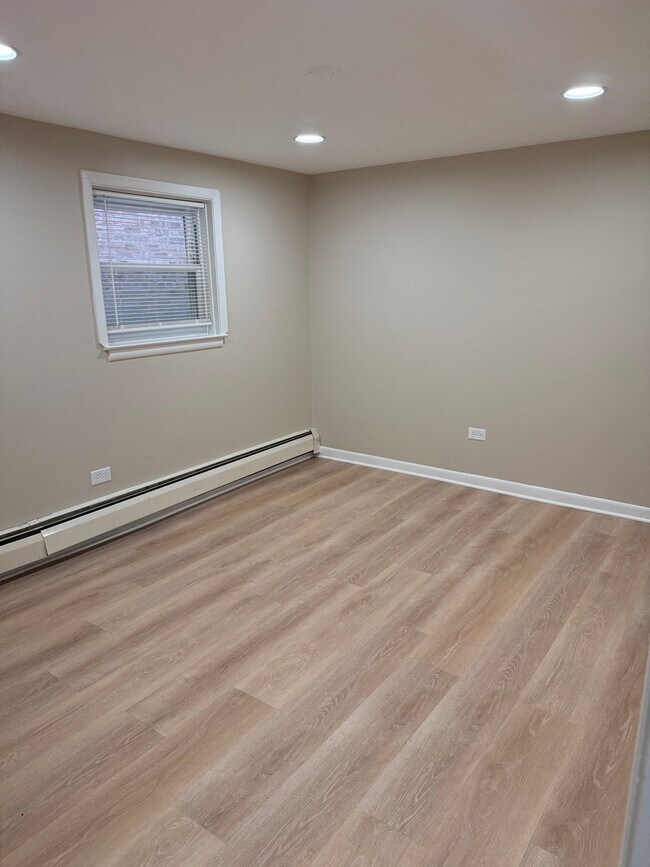 Photo - 5913 W Addison St Unit 1