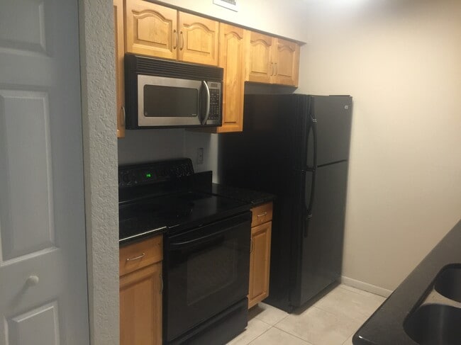 Photo - 2880 N Oakland Forest Dr Unidad 110