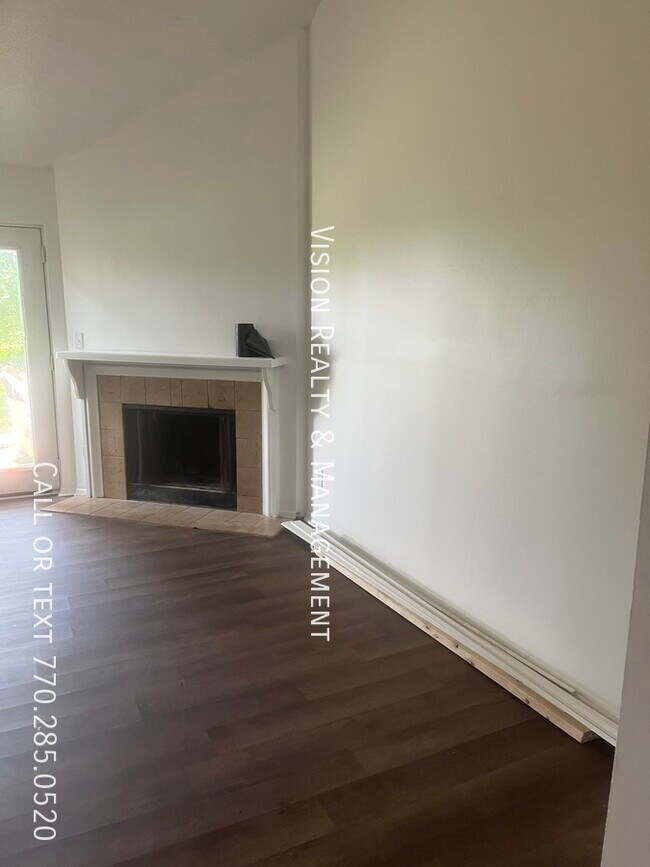 Photo - 1024 N Gap Loop