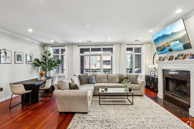 Building Photo - 1411 W Chicago Ave Unit 1411 W Chicago Ave Rental