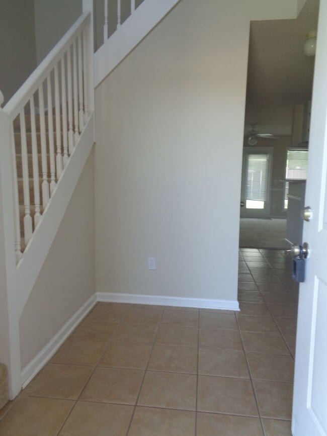 Photo - 125 Winthrope Ln