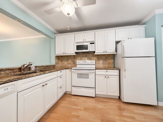 Photo - Stunning Sandpiper Bay 2 bed/2 bath end unit condo