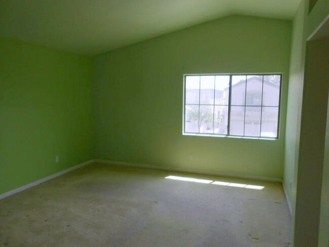 Photo - Beautiful Spacious 2 Story Home in Northwest