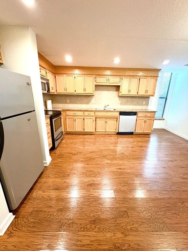 Photo - 5-Campbell Unit 538-2