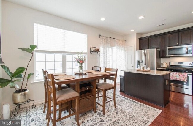 Photo - End Unit, 3 bedroom Townhome in Claymont