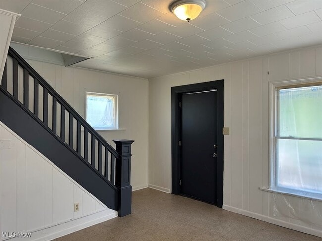 Building Photo - 1392 Hart St Rental