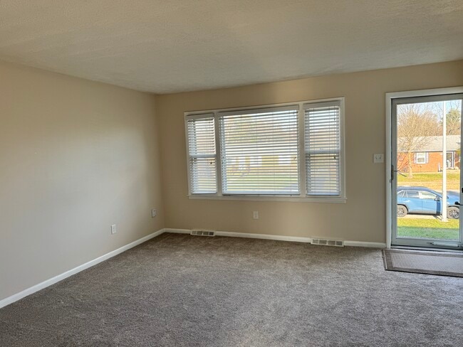 Photo - 308 E Tiverton Way