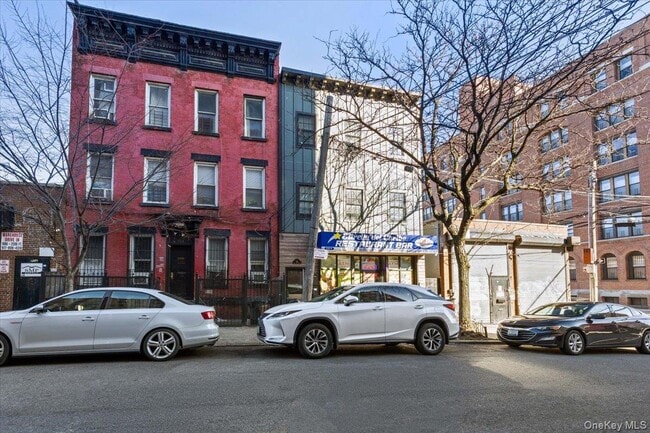 Building Photo - 745 E 136th St