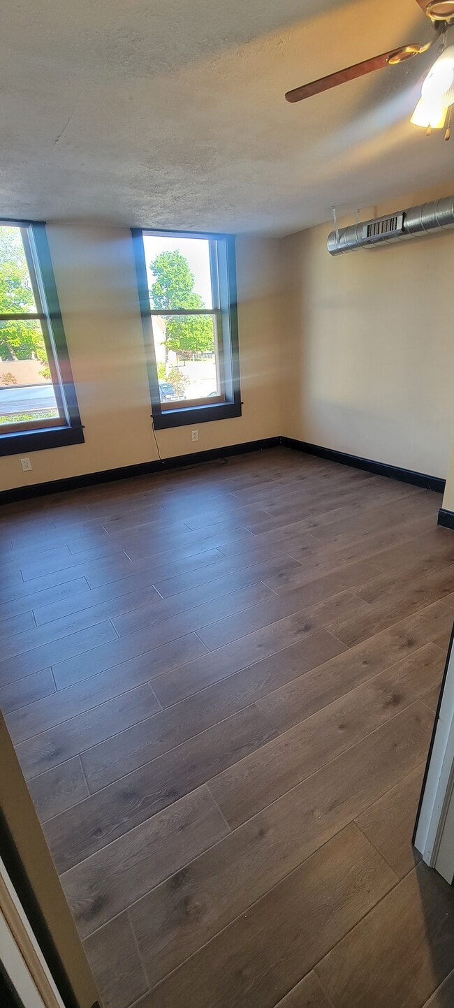 Photo - 100 W Cass St Unit Apartment2