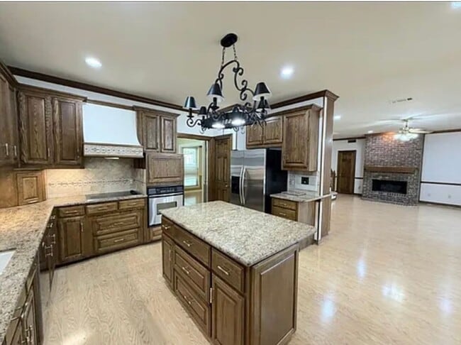 4652 Portrait Ln