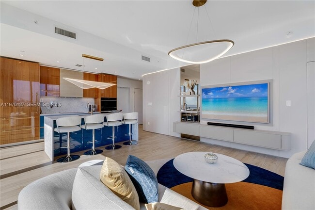 Building Photo - 2678 Tigertail Ave Unit 1410