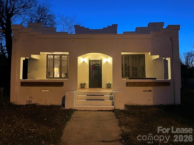 Photo - 409 N Main St