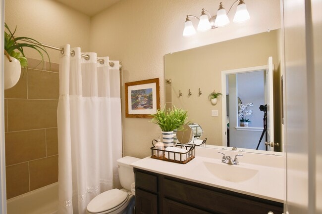Building Photo - 2406 Valencia Crest Rental