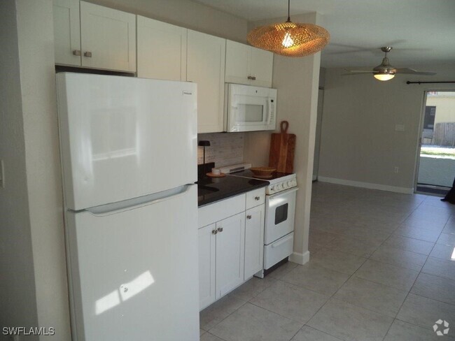 Building Photo - 8093 Country Rd Unit 102 Rental