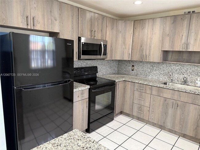 Photo - 150 SW 134th Way Unidad 314R
