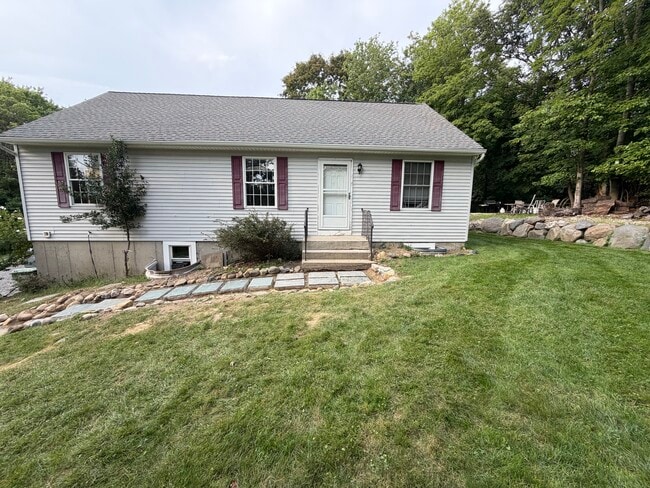 Building Photo - 107 Sheep Pasture Rd Unit 1