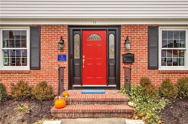 Photo - 11 Elmcroft Ave