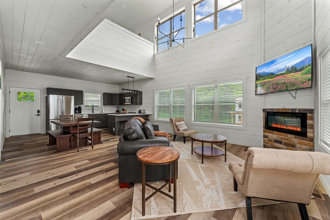 Photo - 532 Warbonnet Wy Unit ID1022145P