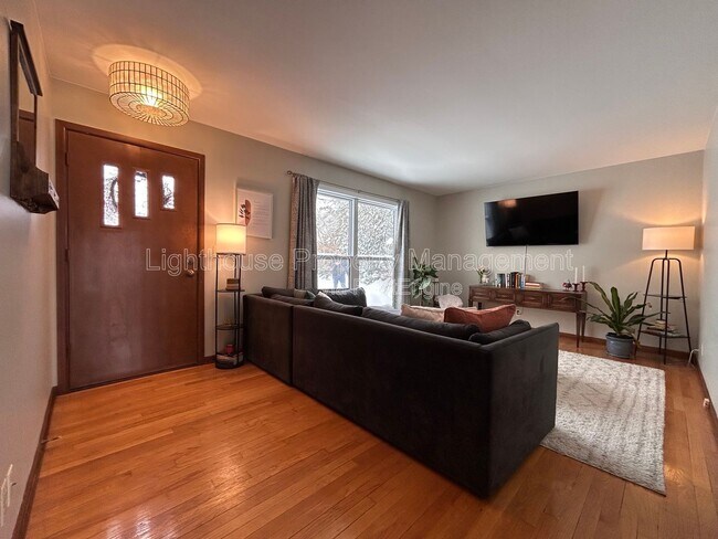 Photo - 2728 Vassar Dr SE