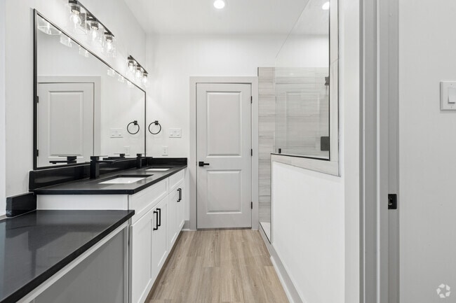 3BR, 3.5BA - 1,716SF - Primary Bathroom