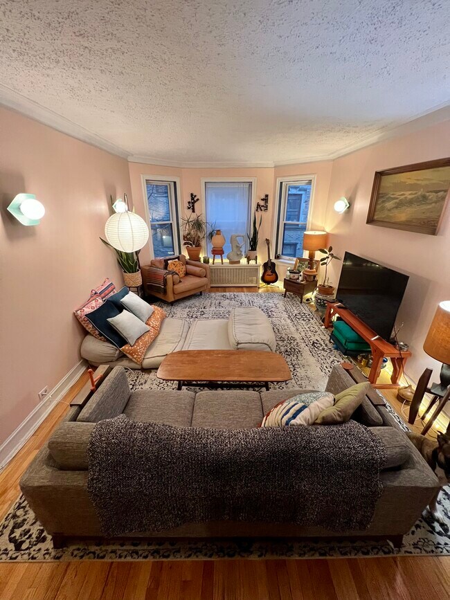 Photo - 1232 W Jarvis Ave Unit 1s